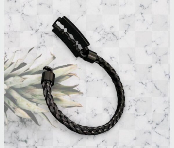 2025/05/1000423881.jpg Bracelet à lame en Acier Inoxydable(noir)