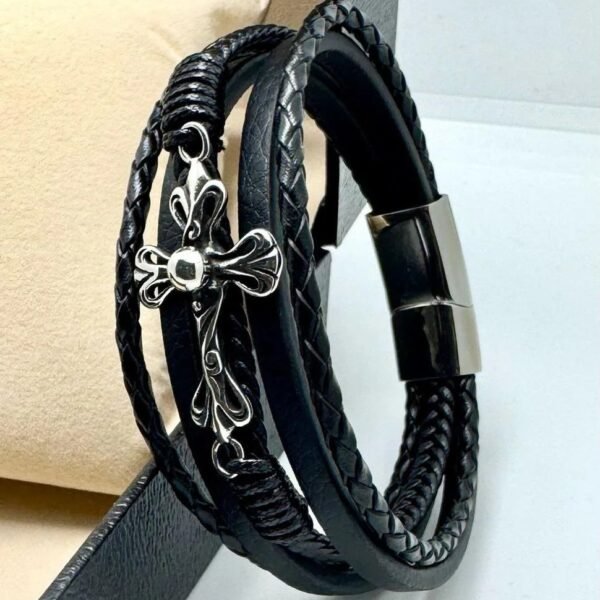 1000419828-1 Bracelet Croix en Cuir Argenté Noir