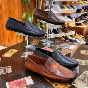 2025/07/1000478795.jpg Marchez avec distinction : Todd en cuir