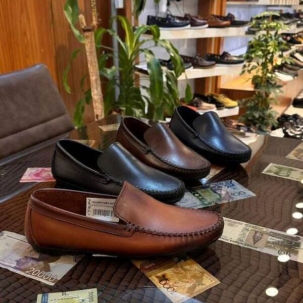 IMG-20250810-WA0042 TODD en cuir véritable haut de gamme