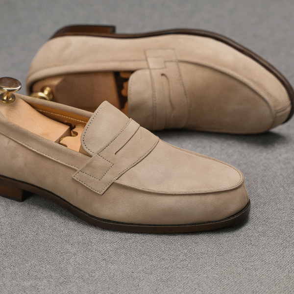 Mocassins en daim beige sur tissu Mocassins en Daim Beige