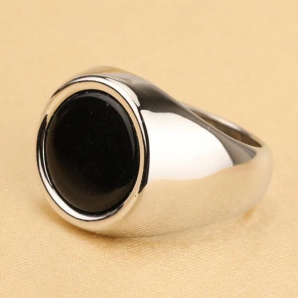 WhatsApp Image 2025-08-06 à 16.02.12_b917f4a2 Bague en Acier Inoxydable Argent avec Médaille et Pierre Précieuse