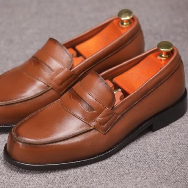 L'Élégance Intemporelle : Mocassin 180 J.M. Weston