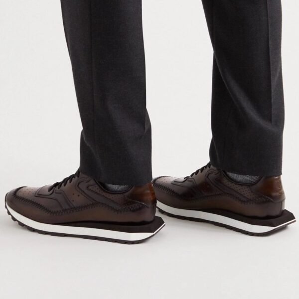 Sneakers "Fly" Berluti en Cuir Venezia : L'Élégance Artisanale